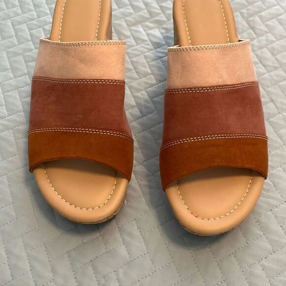 C’ est 1946 slip ons. Size 8 - Picture 1 of 6
